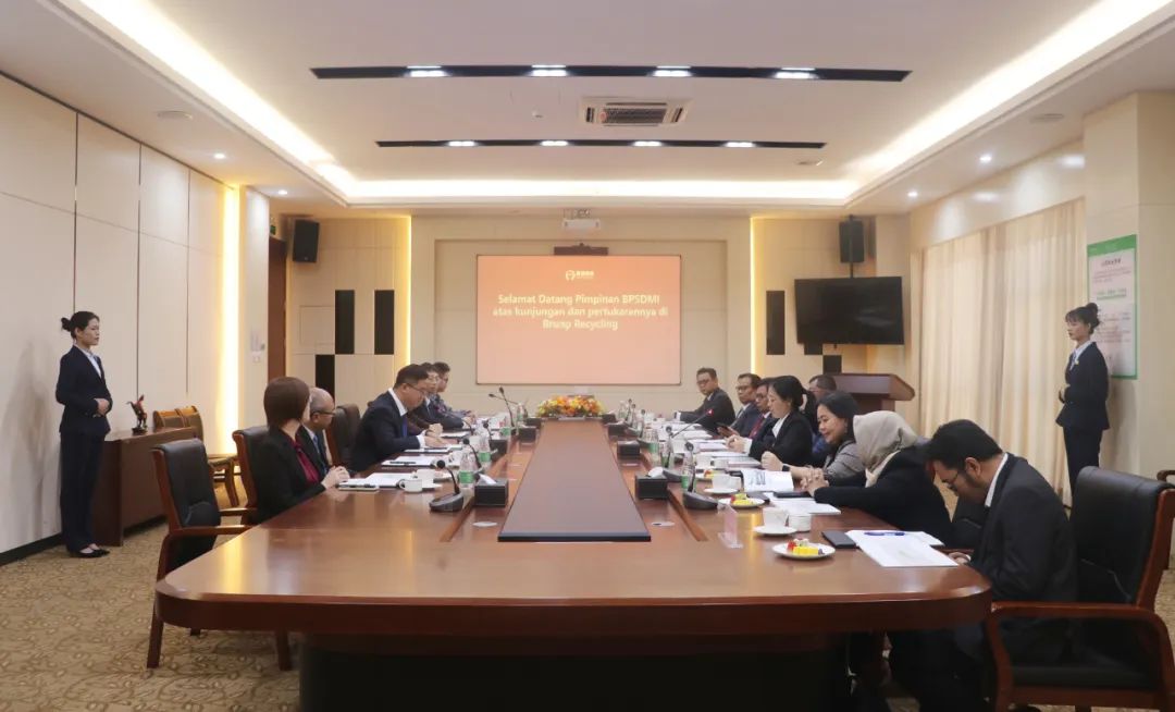 20231208-1-印尼工业部、莫罗瓦利金属工业理工学院、佛山职业技术学院莅临千亿球友会循环交流访问.jpg