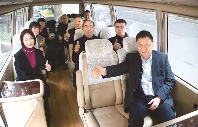 20240306-1-千亿球友会循环组织收看第十四届全国人民代表大会第二次会议开幕会.jpg